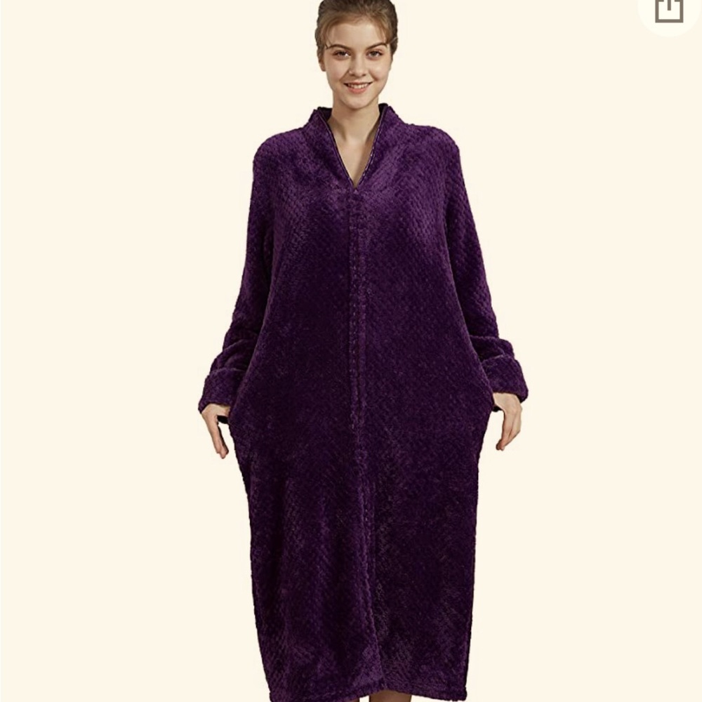 ROBE (Washed but never worn)
